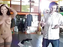 Szőke, masszív, karc ...